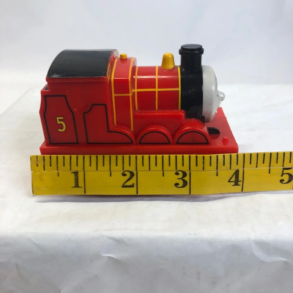 TOMY Thomas and Friends James Train Engine Toy‎ 2004 Pull Back & Go Moving Eyes